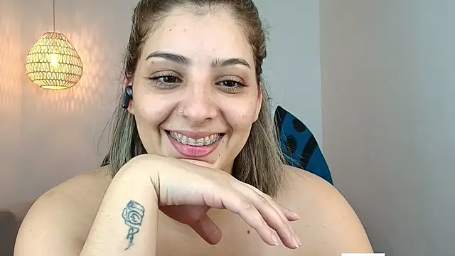 Snapshot of YummyAnna_ chatting on May 2026 08:04:02 PM YummyAnna online show from May 2026 08:04:02 PM