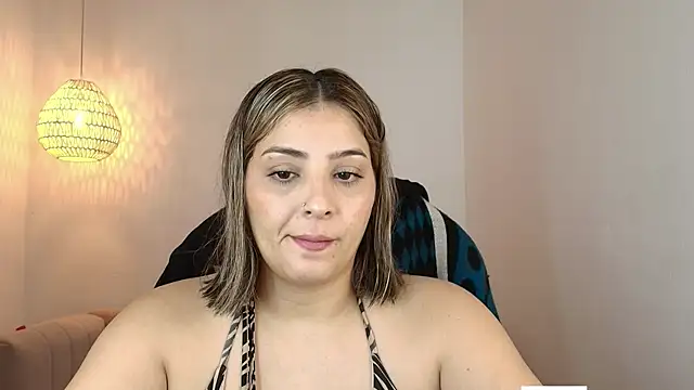 Snapshot of YummyAnna_ chatting on June 2026 07:14:02 PM YummyAnna online show from June 2026 07:14:02 PM