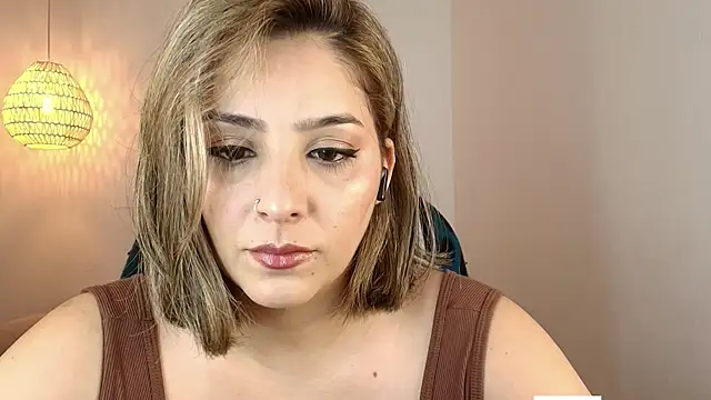 Snapshot of YummyAnna_ chatting on June 2026 07:57:01 PM YummyAnna online show from June 2026 07:57:01 PM