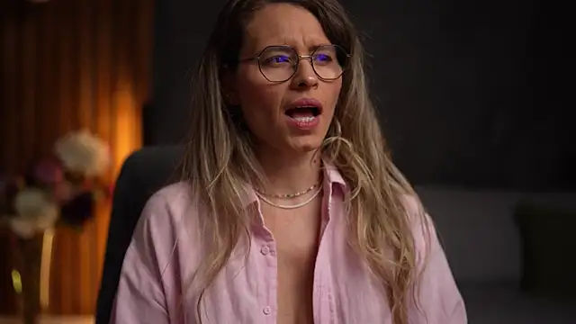 BrandyWhite online show from November 2025 05:18:02 AM