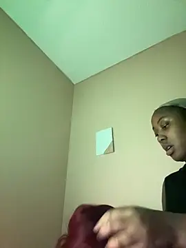 Snapshot of gypsydoll chatting on November 2025 06:37:01 AM gypsydoll online show from November 2025 06:37:01 AM