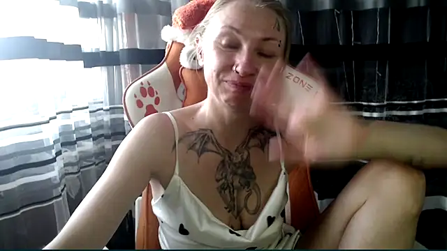 cold lollipop online show from May 2026 06:43:01 AM