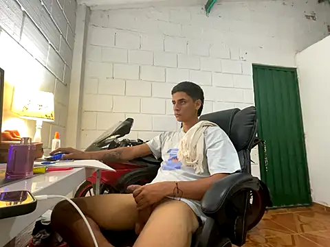 Max TheHorseDick online show from November 2025 02:12:02 AM