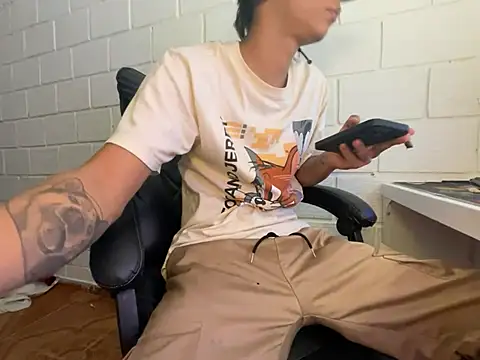 Max TheHorseDick online show from January 2026 03:01:01 AM