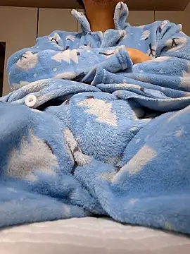 Snapshot of Ssk10N chatting on November 2025 12:05:02 PM Ssk10N online show from November 2025 12:05:02 PM