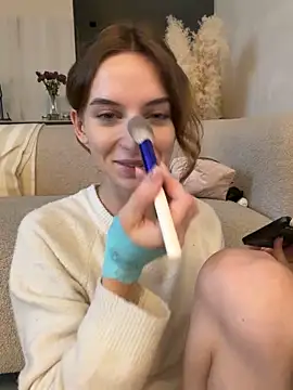 Snapshot of -AngelAri- chatting on December 2025 09:29:02 AM -AngelAri- online show from December 2025 09:29:02 AM