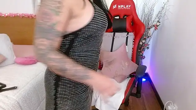 lucy luu  online show from December 2024 03:20:02 PM