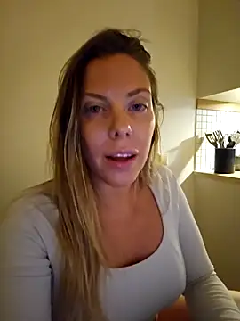 novaforyou1 online show from February 2025 03:52:01 PM