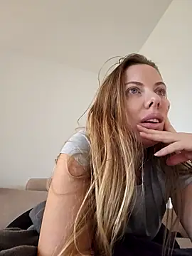 novaforyou1 online show from October 2025 03:05:02 PM