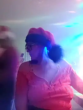 Snapshot of COUPLE4VOYEUR01 chatting on December 2024 08:00:01 PM COUPLE4VOYEUR01 online show from December 2024 08:00:01 PM