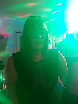 Snapshot of COUPLE4VOYEUR01 chatting on February 2025 08:33:01 PM COUPLE4VOYEUR01 online show from February 2025 08:33:01 PM