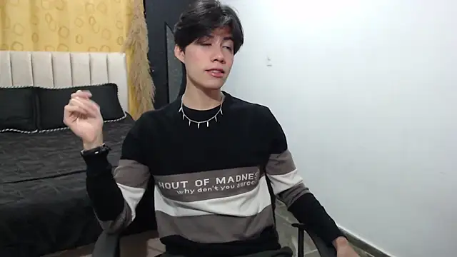 Snapshot of Elio-cam chatting on December 2024 08:11:01 AM Elio-cam online show from December 2024 08:11:01 AM