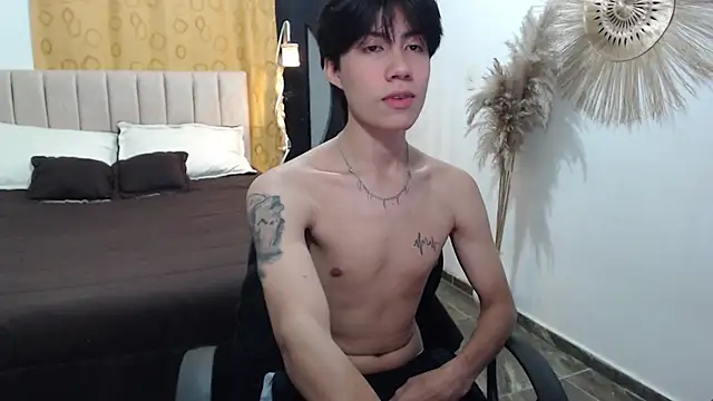 Elio-cam online show from November 2025 04:14:02 AM