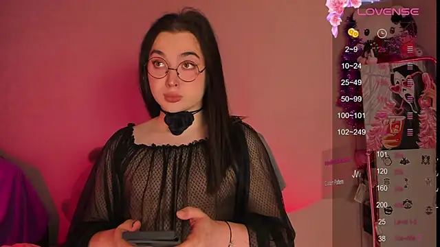 Snapshot of YsabellViveris chatting on January 2025 02:51:01 PM YsabellViveris online show from January 2025 02:51:01 PM