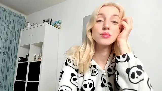 KenzieDawton online show from November 2025 04:47:01 AM