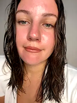 Snapshot of likaxxx chatting on September 2025 06:18:02 PM likaxxx online show from September 2025 06:18:02 PM