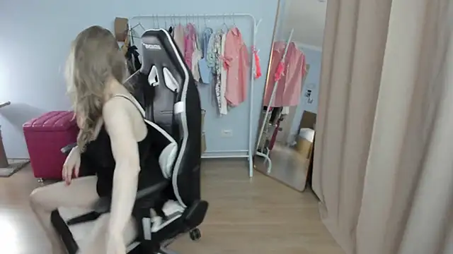 Snapshot of sexxy_potatoes chatting on November 2025 02:06:01 PM sexxy potatoes online show from November 2025 02:06:01 PM