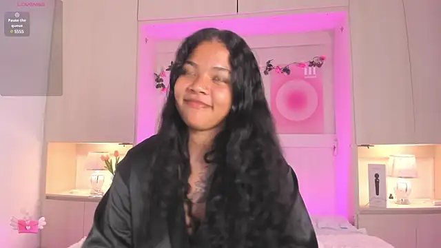 SophiaaStone online show from February 2025 06:06:01 PM