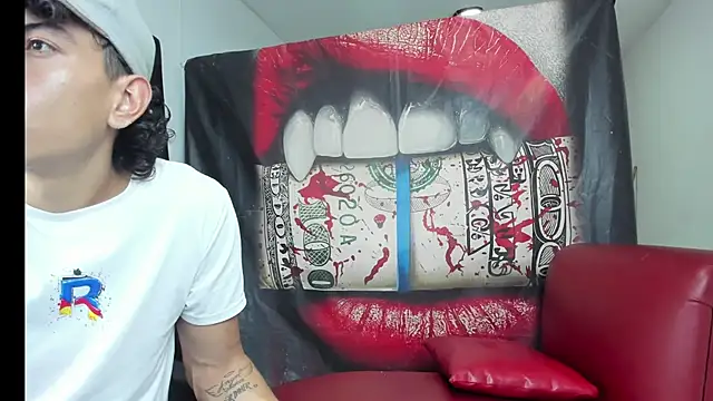 Snapshot of Strongernastyx chatting on March 2025 08:07:02 PM Strongernastyx online show from March 2025 08:07:02 PM