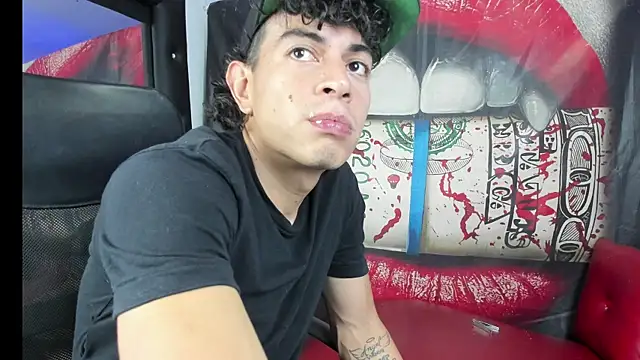 Snapshot of Strongernastyx chatting on March 2025 09:05:02 PM Strongernastyx online show from March 2025 09:05:02 PM