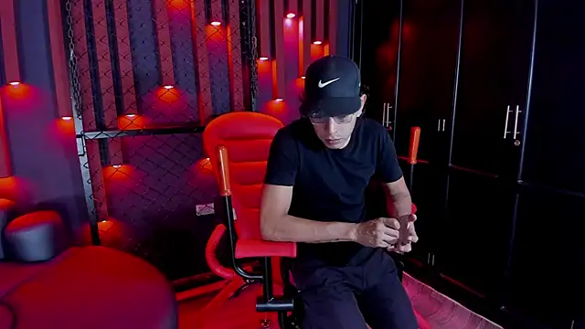 Snapshot of Strongernastyx chatting on March 2025 09:48:02 PM Strongernastyx online show from March 2025 09:48:02 PM