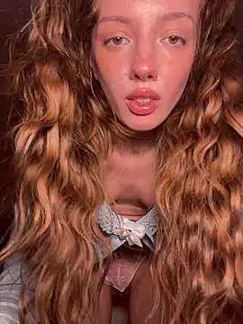 Snapshot of Weeissy chatting on November 2025 08:14:01 PM Weeissy online show from November 2025 08:14:01 PM