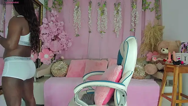 Snapshot of SammyGirlTS chatting on October 2025 11:44:02 AM SammyGirlTS online show from October 2025 11:44:02 AM