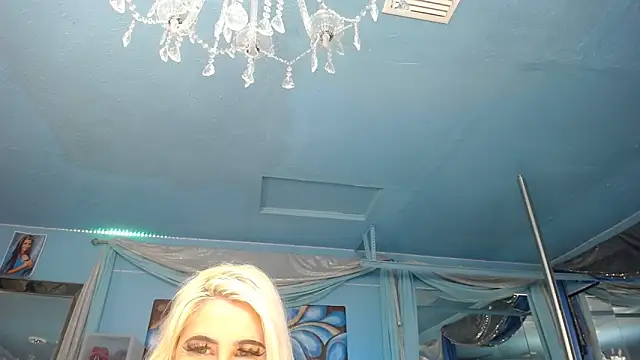 ADRIANNA FOX online show from November 2025 04:23:02 AM