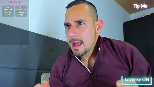 jhonyalzate2 online show from September 2025 12:10:02 AM