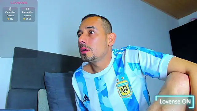 jhonyalzate2 online show from November 2025 12:05:02 AM