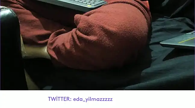 Snapshot of sexy_modelll chatting on February 2025 12:05:02 AM sexy modelll online show from February 2025 12:05:02 AM