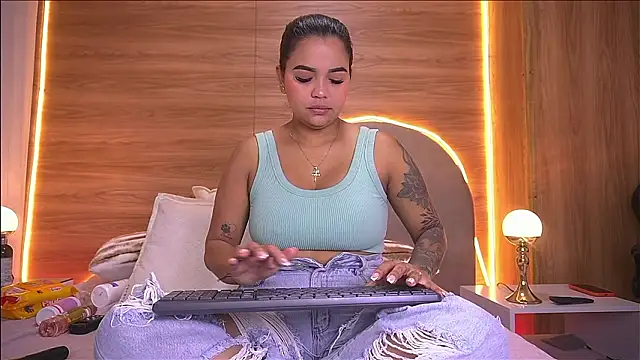 alexaa walker online show from February 2026 12:01:02 PM