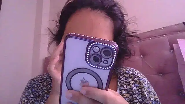 annarose19 online show from April 2026 04:44:01 PM