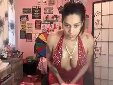 Snapshot of latinacubana chatting on December 2024 10:00:02 PM latinacubana online show from December 2024 10:00:02 PM