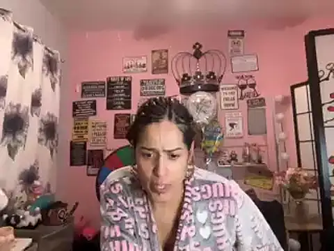 Snapshot of latinacubana chatting on January 2025 12:49:01 PM latinacubana online show from January 2025 12:49:01 PM