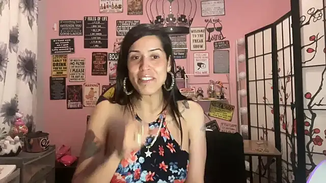 Snapshot of latinacubana chatting on February 2025 06:13:02 AM latinacubana online show from February 2025 06:13:02 AM