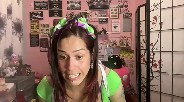 Snapshot of latinacubana chatting on March 2025 09:28:01 AM latinacubana online show from March 2025 09:28:01 AM