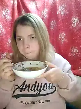 Zuli Kiska online show from December 2024 08:47:01 PM