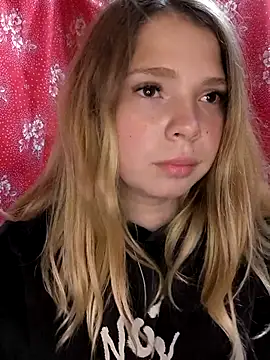 Zuli Kiska online show from October 2025 07:34:01 PM