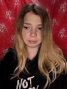 Zuli Kiska online show from November 2025 10:31:02 PM