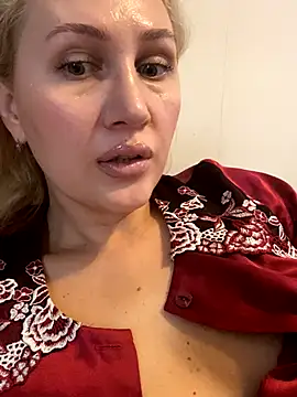 YourBlondee online show from November 2025 02:44:01 AM