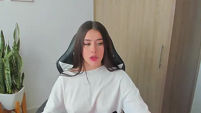 iriswest  online show from December 2024 04:04:01 PM