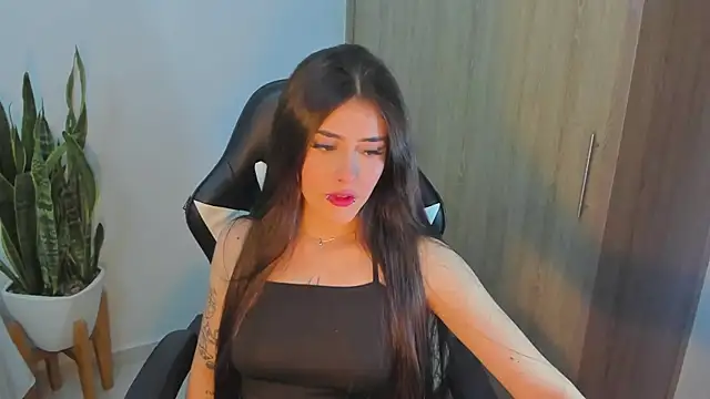 iriswest  online show from December 2024 10:34:02 PM