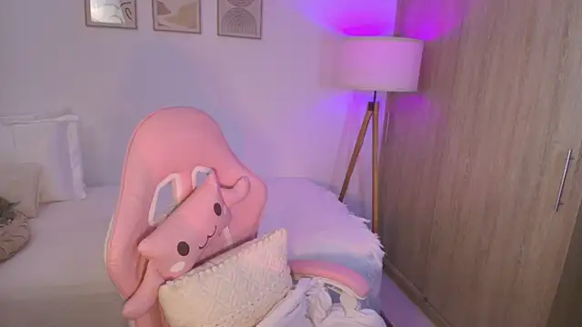 iriswest  online show from October 2025 11:04:02 PM