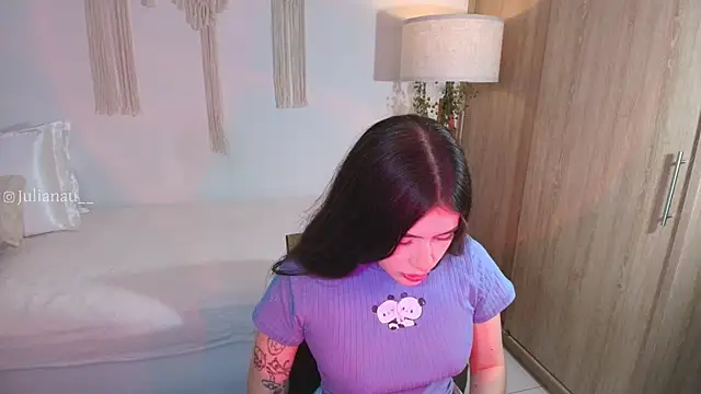 iriswest  online show from November 2025 12:42:01 AM