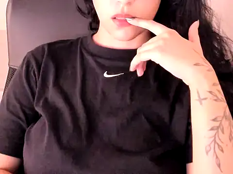 Kristenbr online show from April 2026 11:16:01 PM