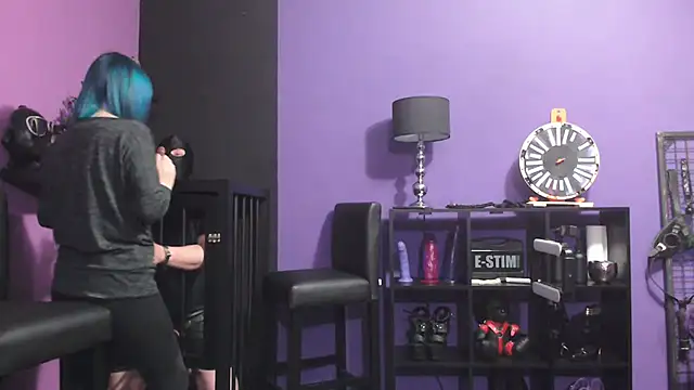 beauty-of-pain online show from March 2025 12:43:01 PM