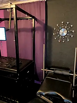 beauty-of-pain online show from March 2026 04:32:01 PM