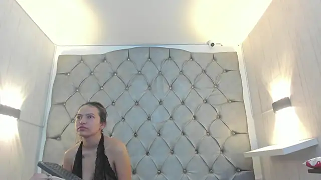 danaythamara1 online show from February 2025 08:40:01 PM