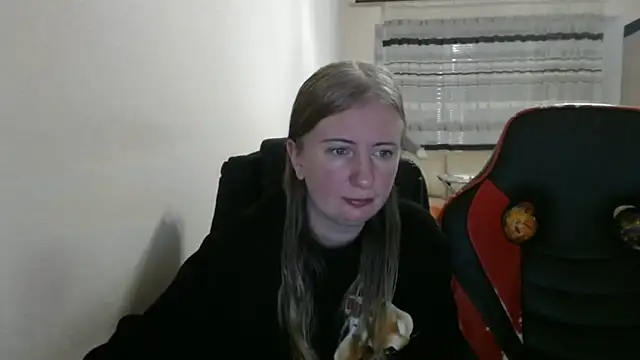 Snapshot of PeterAndJen chatting on November 2025 07:36:02 PM PeterAndJen online show from November 2025 07:36:02 PM